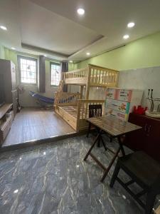 Nhà Lý Thái Tổ, hẻm xe hơi, Quận 10, 45m2, 5 tầng BTCT, nhỉnh 8.x tỷ